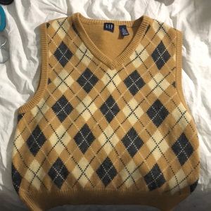 Cropped sweater vest